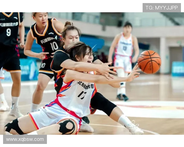 中国篮球联赛迎来新赛季 多支劲旅积极备战力争突破 中国篮球联赛迎来新赛季 多支劲旅积极备战力争突破