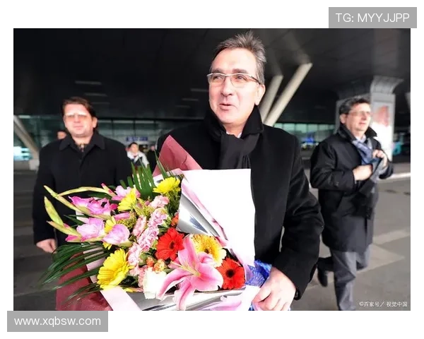 中国足球队备战世界杯预选赛 主教练透露最新战术布局与队员选拔策略 中国足球队备战世界杯预选赛 主教练透露最新战术布局与队员选拔策略