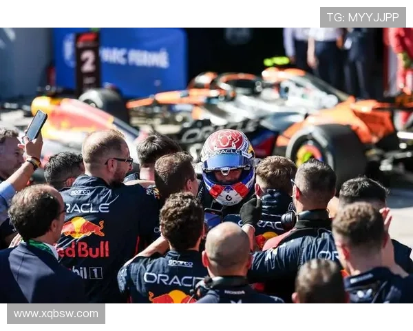 F1赛车季后测试揭示新车技术革新 多队伍表现抢眼竞争激烈 F1赛车季后测试揭示新车技术革新 多队伍表现抢眼竞争激烈