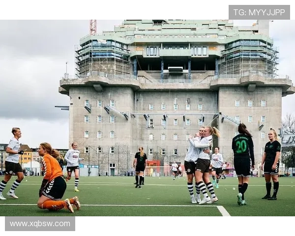 圣保利俱乐部:德国足球文化的独特代表与城市精神的象征 圣保利俱乐部:德国足球文化的独特代表与城市精神的象征