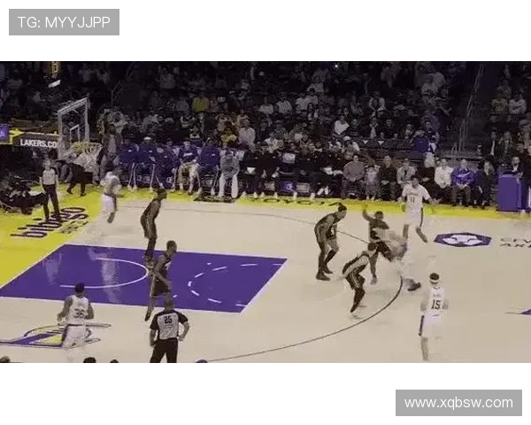 最新NBA动态:湖人三巨头状态回升 绿军剑指总冠军 其他球队也在积极补强阵容 最新NBA动态:湖人三巨头状态回升 绿军剑指总冠军 其他球队也在积极补强阵容