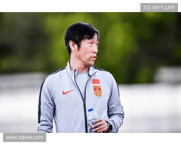 国足世预赛关键战告捷新星闪耀引热议球迷期待未来教练调整战术成效显著 国足世预赛关键战告捷新星闪耀引热议球迷期待未来教练调整战术成效显著